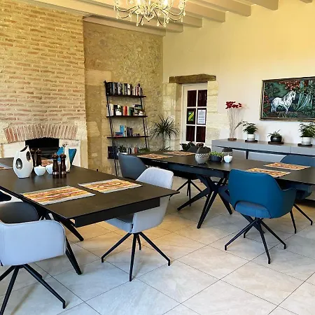 Ancien Haras De La Tour Bed and breakfast 4*
