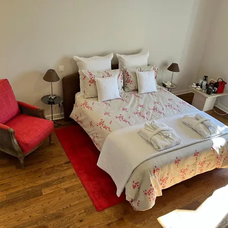 Ancien Haras De La Tour Bed and breakfast Lamothe-Landerron