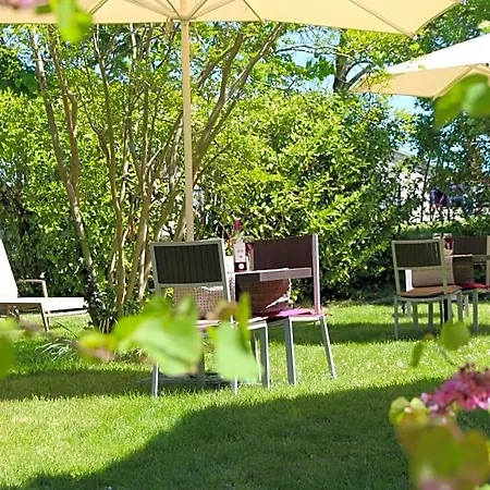 Ancien Haras De La Tour 4* Lamothe-Landerron