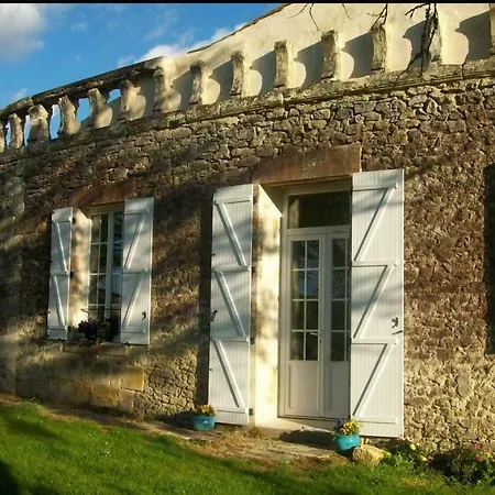 Ancien Haras De La Tour Lamothe-Landerron